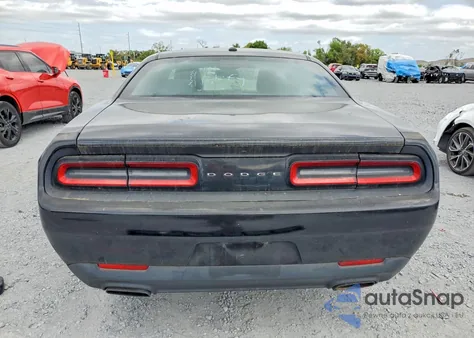 2016 Dodge Challenger Sxt z USA, uszkodzony, nr VIN 2C3CDZAG6GH107484